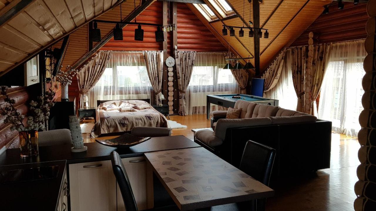 Luxury Villa With Pool And Sauna 切尔诺夫策 外观 照片