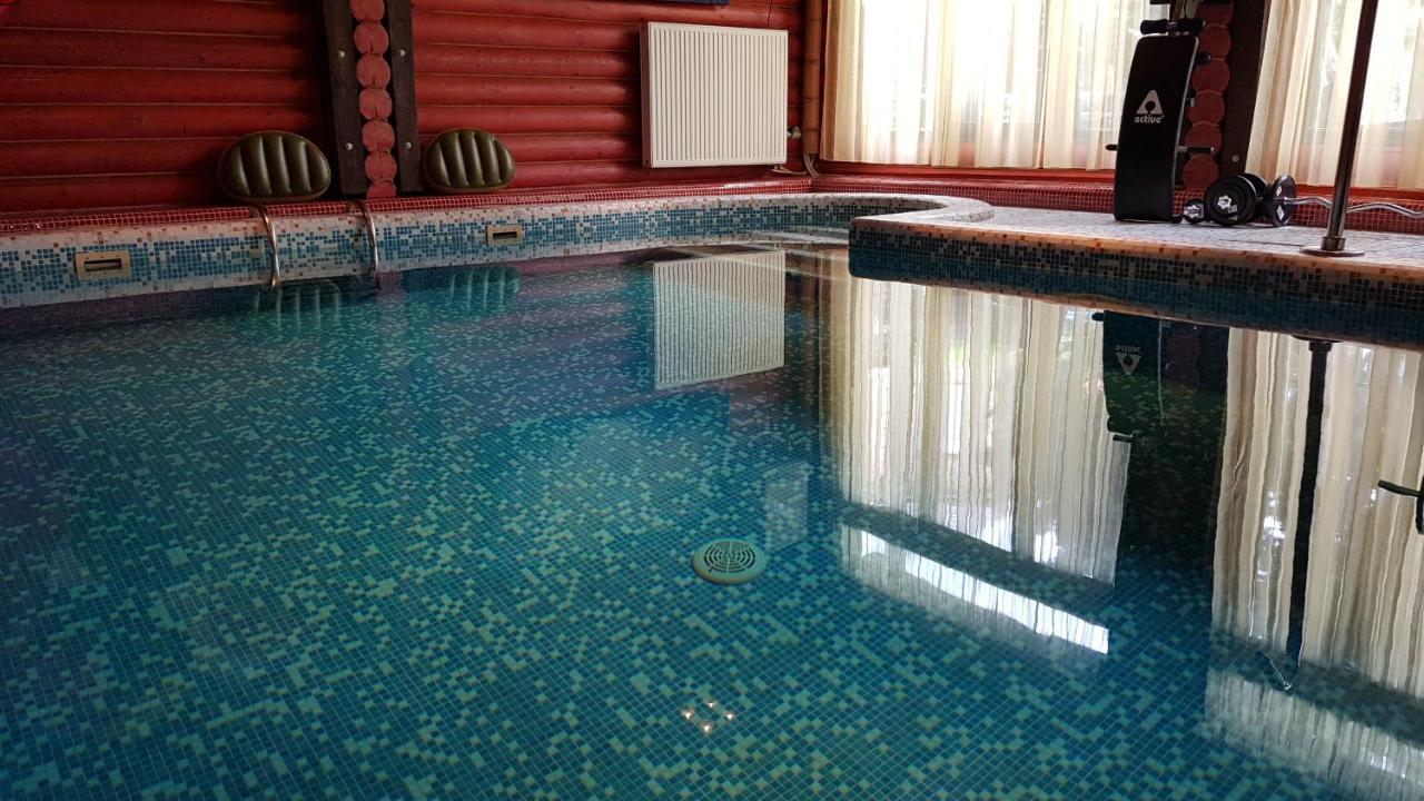 Luxury Villa With Pool And Sauna 切尔诺夫策 外观 照片