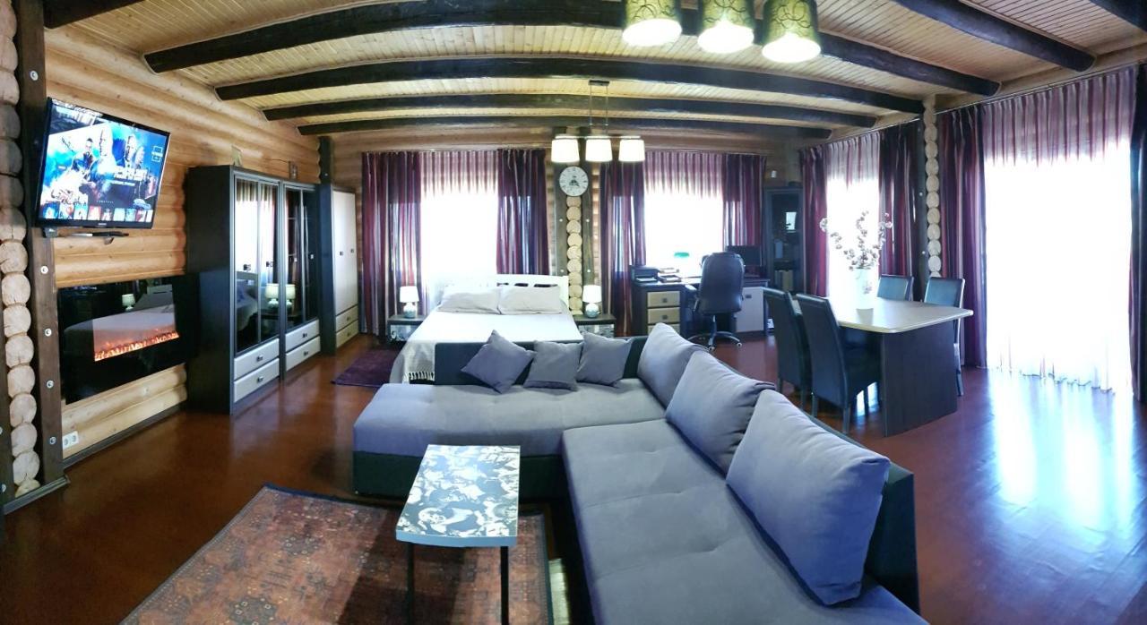 Luxury Villa With Pool And Sauna 切尔诺夫策 外观 照片