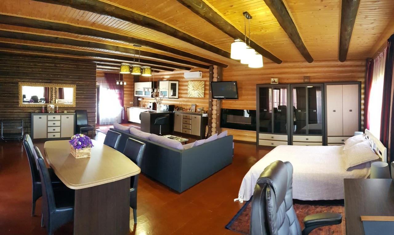 Luxury Villa With Pool And Sauna 切尔诺夫策 外观 照片