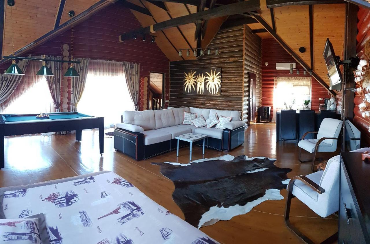 Luxury Villa With Pool And Sauna 切尔诺夫策 外观 照片